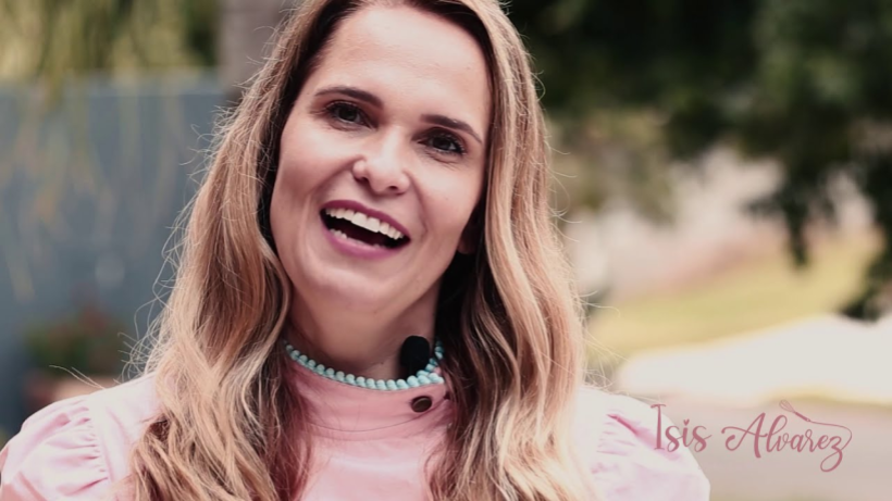 Ísis Alvarez na Confeitaria