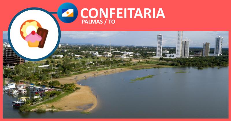 Confeitaria em Palmas-TO: bolo artesanal decorado por confeiteira em bancada de trabalho