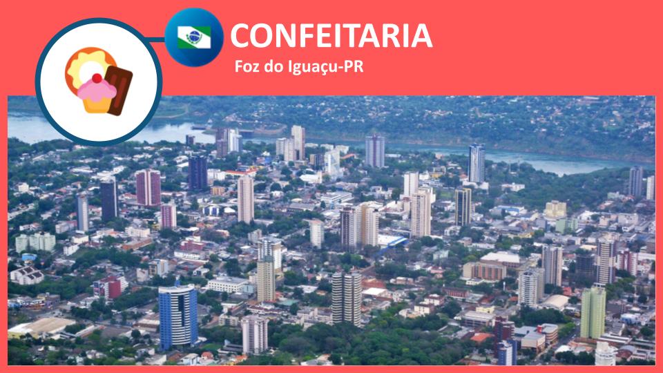 Vitrine de Confeitaria em Foz do Iguaçu-PR com bolos e doces artesanais coloridos