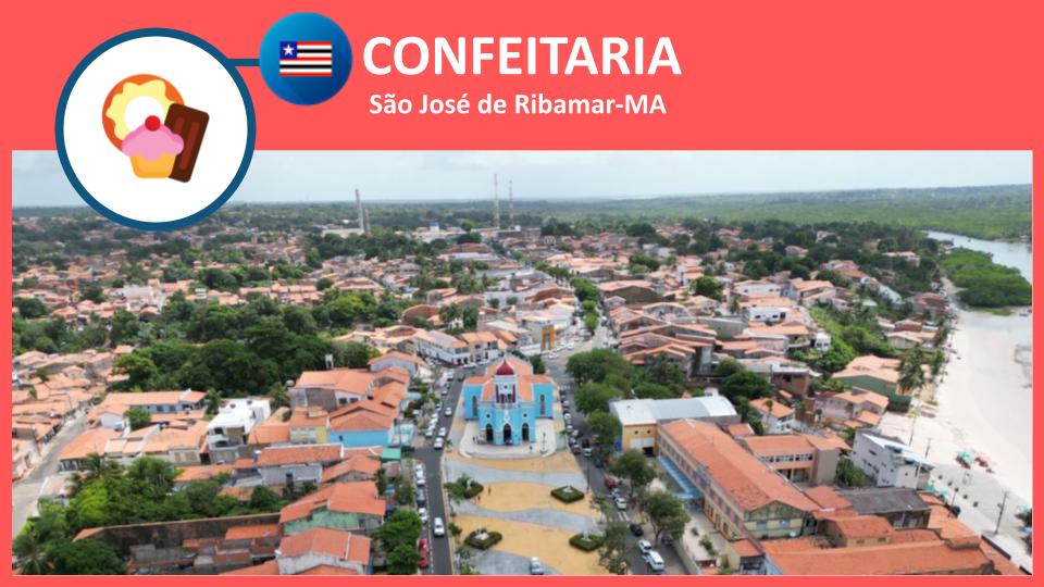 Confeiteira decorando bolo artesanal em confeitaria em São José de Ribamar-MA
